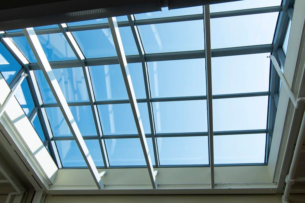 ỨNG DỤNG CỦA TẤM NHỰA POLYCARBONATE Giếng trời
