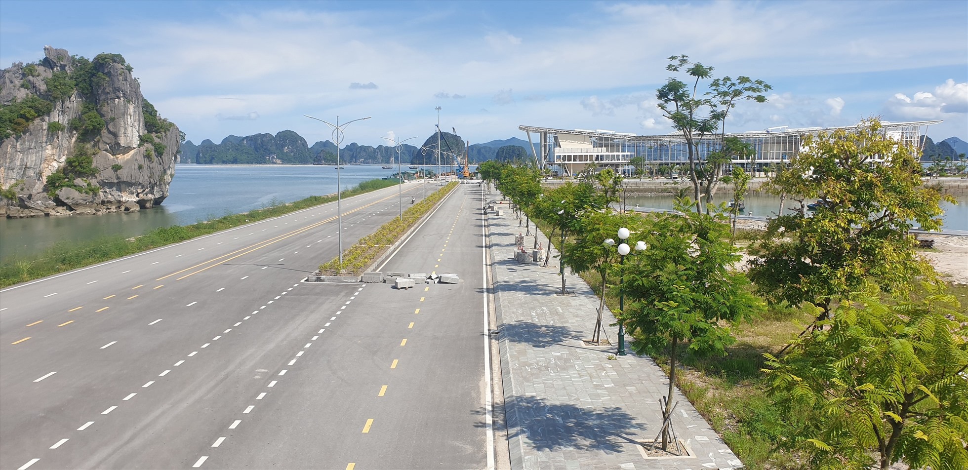 TẤM NHỰA KÍNH CƯỜNG LỰC CAO CẤP ASIA LITE | DỰ ÁN BẾN CẢNG QUỐC TẾ AO TIÊN Dự án bến cảng quốc tế Ao Tiên