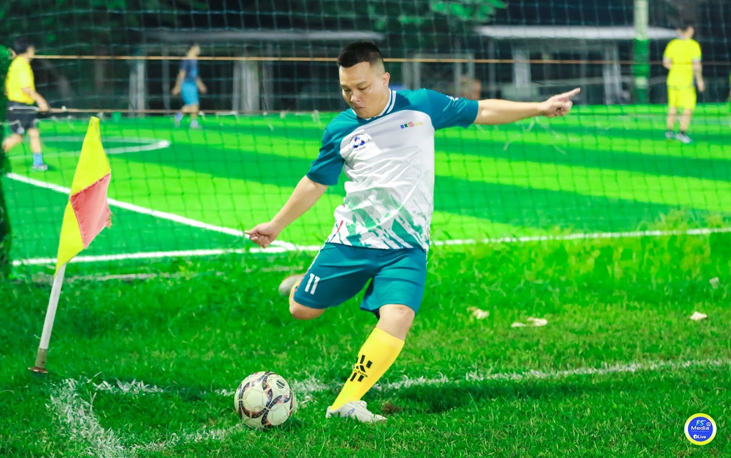 TOP ASIA - TẤM NHỰA KÍNH CƯỜNG LỰC ASIA LITE - GIAO HỮU BÓNG ĐÁ FC TOP ASIA - FC BKScons Anh Đào Văn Huân - Chủ Tịch Công Ty BKScons