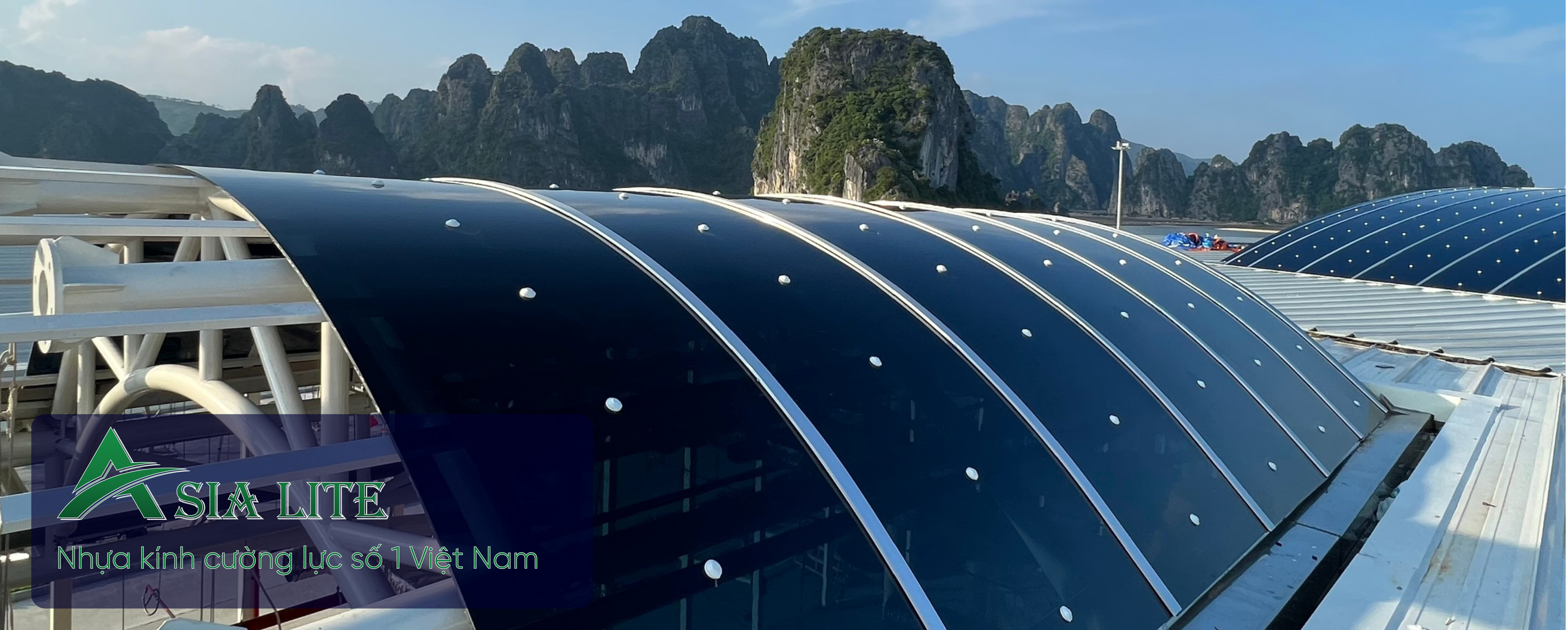 Kính cường lực làm mái bể bơi : Ưu điểm, nhược điểm và giải pháp thay thế Nhựa kính cường lực Asia Lite - Giải pháp thay thế hoàn hảo cho kính cường lực