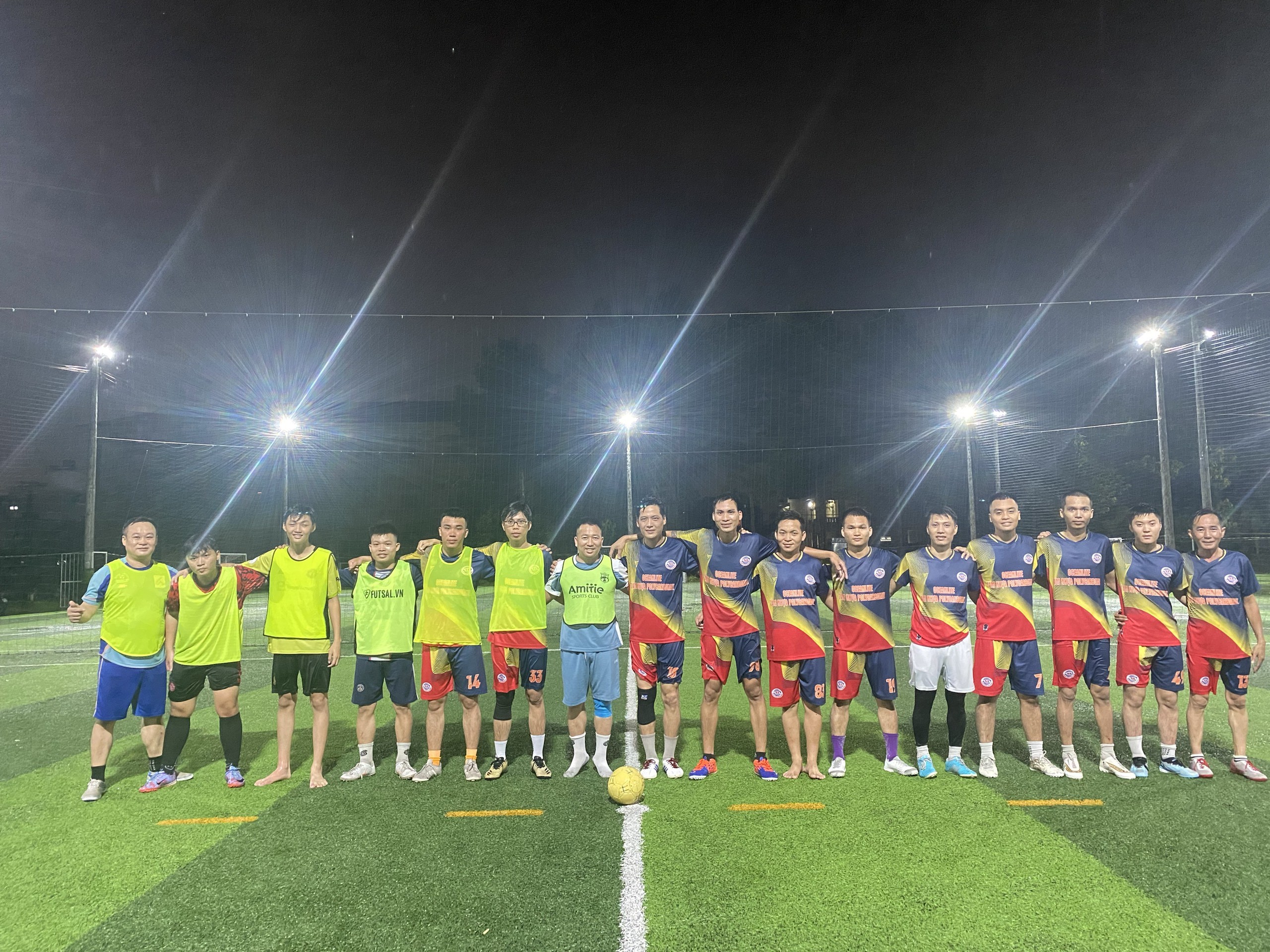 FC TOP ASIA vs FC NHỰA NAM ANH : Trận Thuỷ Chiến Dưới Mưa Hai đội nhập cuộc đầy hứng khởi