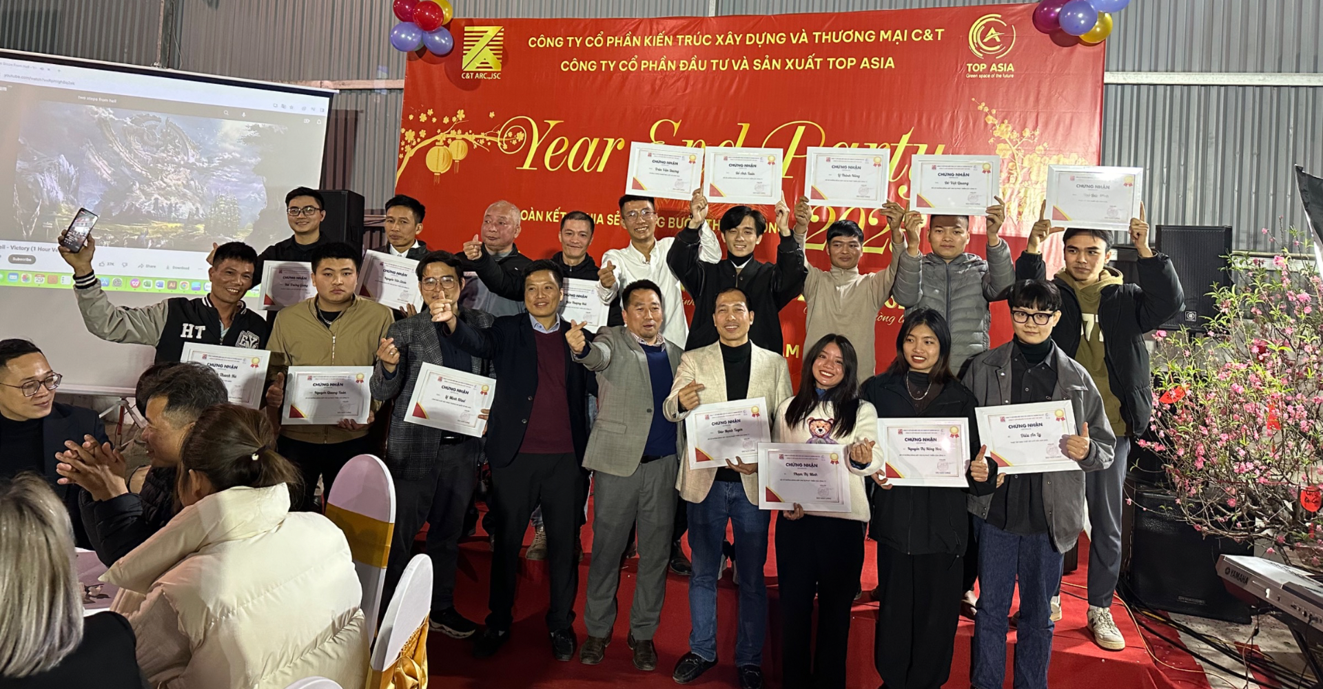 Buổi tiệc "Year End Party 2023" của C&T và Top Asia: Nơi gắn kết tinh thần đồng đội và tri ân những cống hiến Các cá nhân có thành tích xuất sắc trong năm 2023 của cả 2 công ty