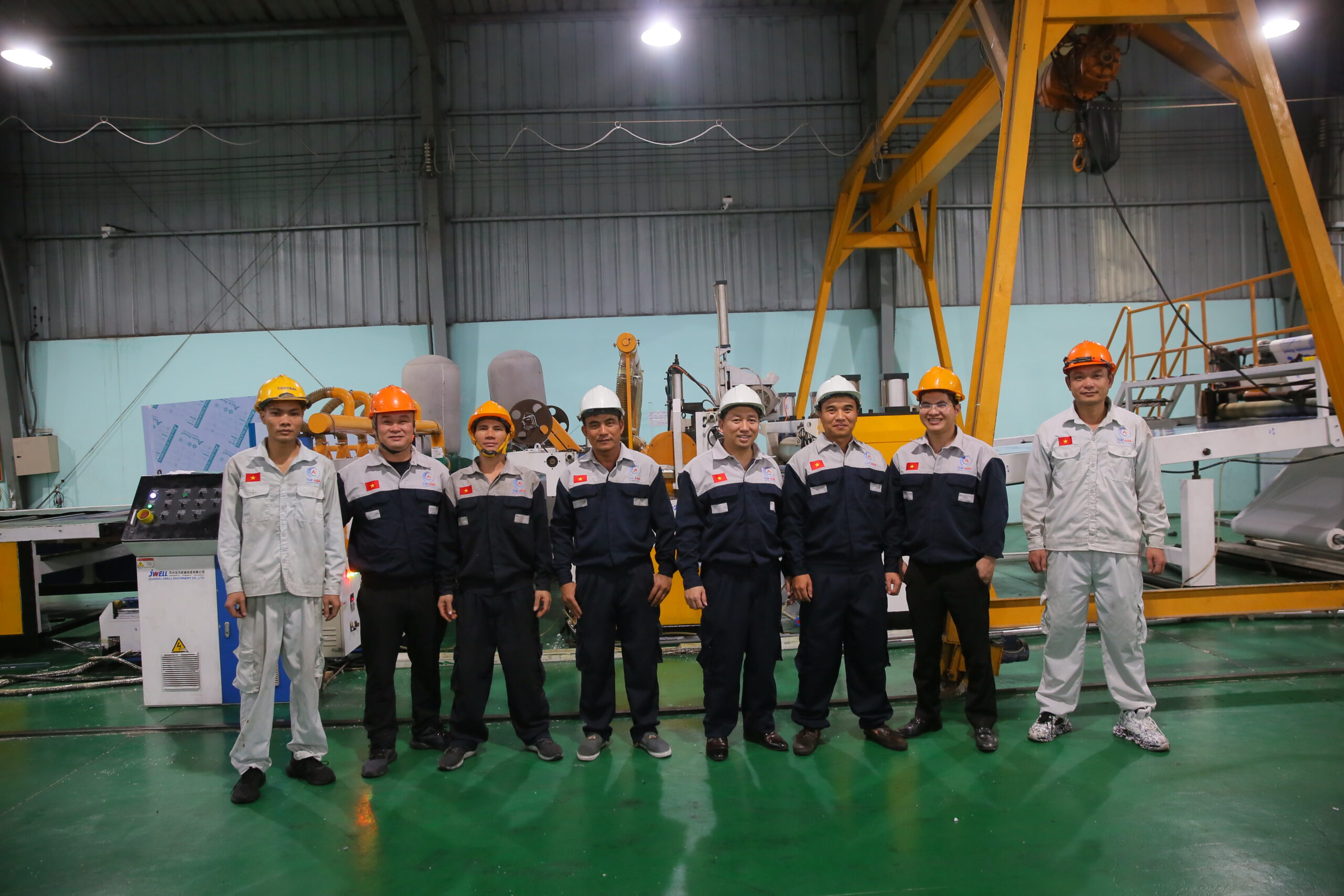 Nhà máy sản xuất tấm polycarbonate Top Asia