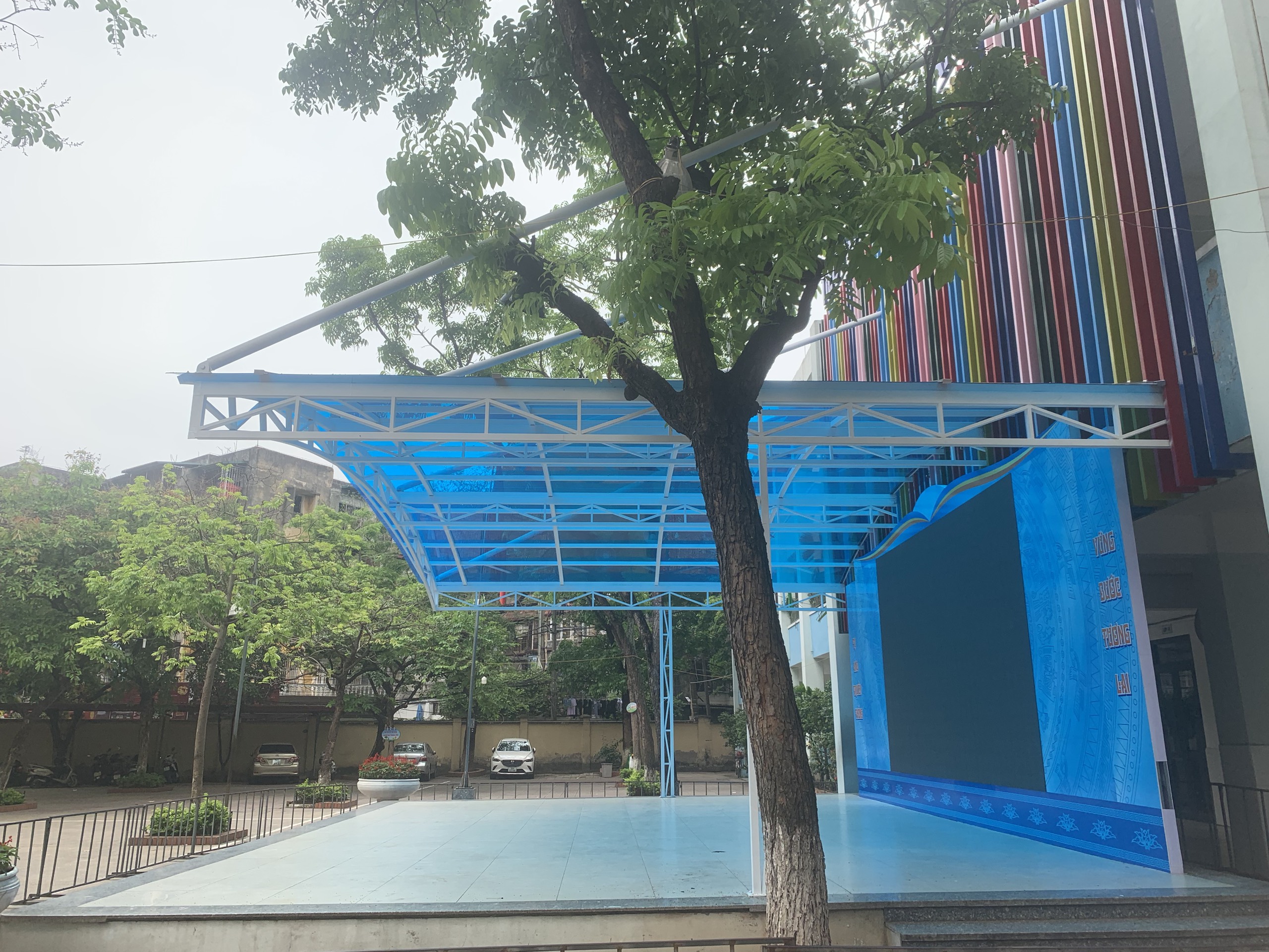 Ưu Điểm Tấm Nhựa Kính Cường Lực Lấy Sáng: Giải Pháp Hoàn Hảo Cho Công Trình Hiện Đại 2024 Mái vòm poly