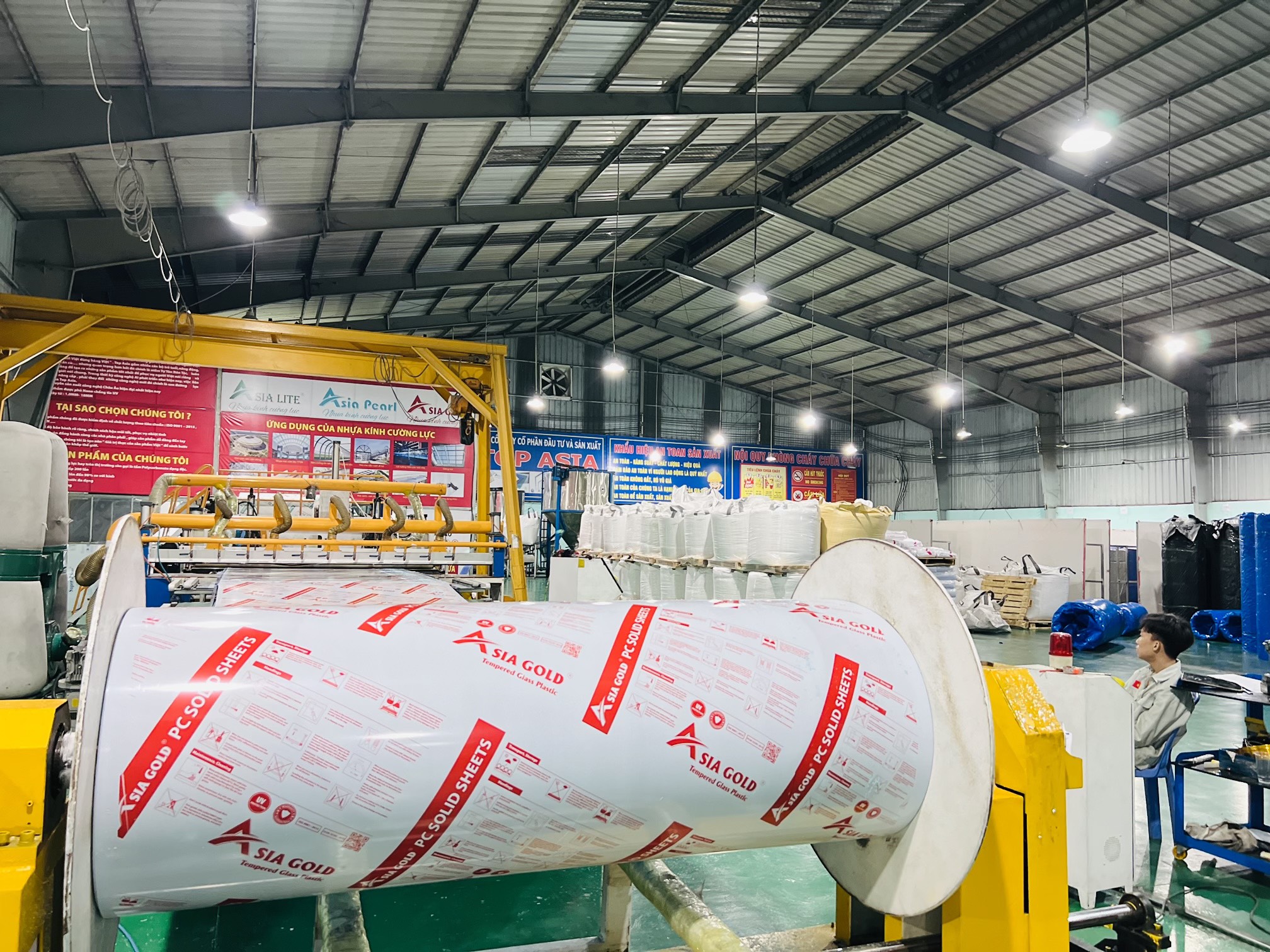 Tấm nhựa poly Asia Gold – Giải pháp tối ưu cho công trình Việt, chất lượng quốc tế, giá thành hấp dẫn 2024 Tấm nhựa poly Asia Gold - Hàng Việt Nam, chất lượng cao