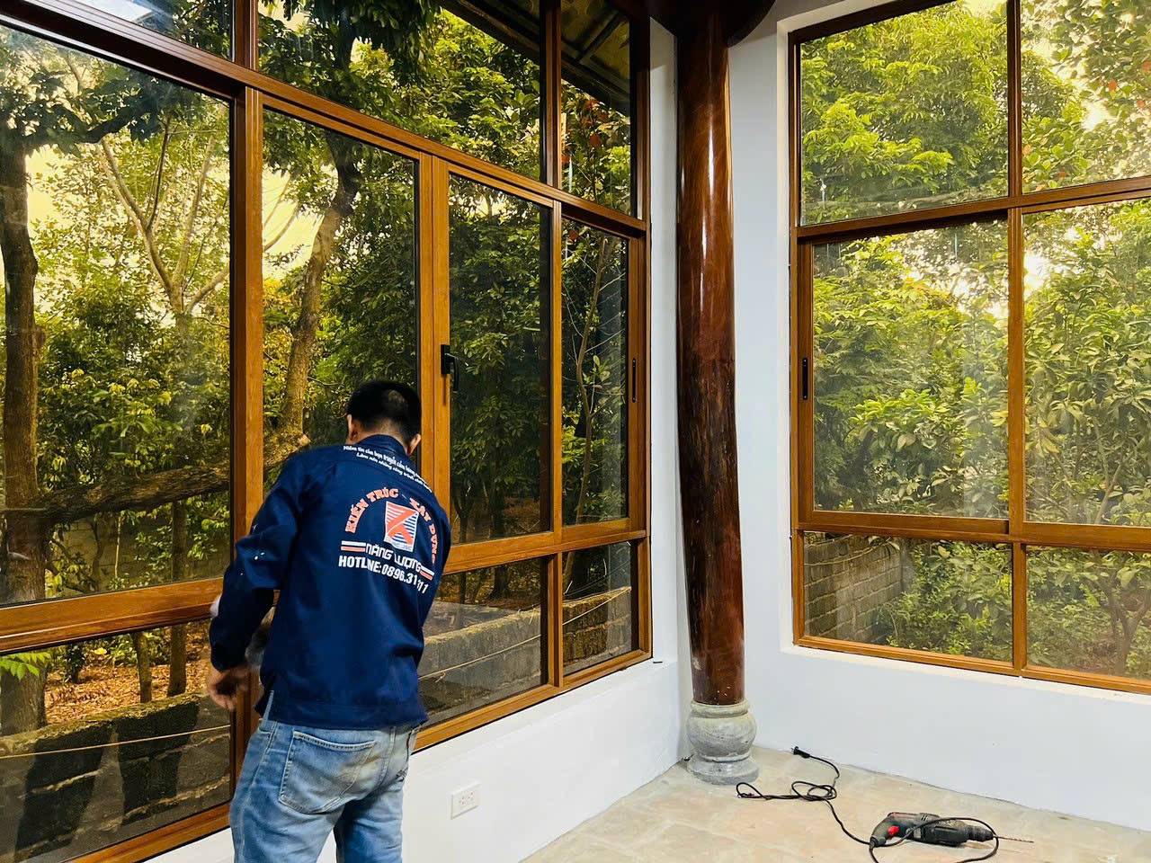Tấm Nhựa Poly 10mm: Giải Pháp Vật Liệu Đa Năng và Hiệu Quả cho Ngành Xây Dựng Tấm nhựa kính polycarbonate cường lực được sử dụng làm cửa sổ