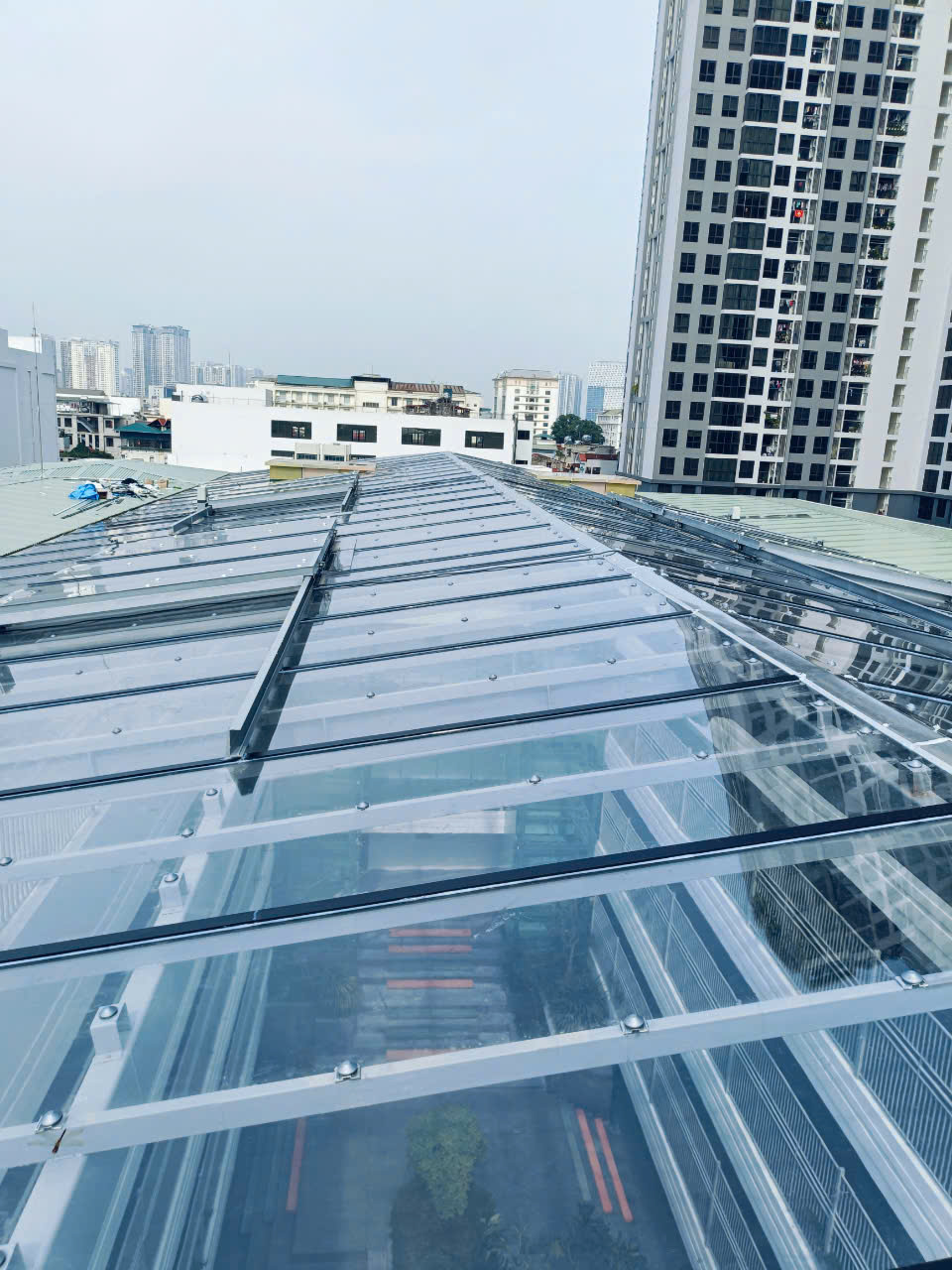 Những yếu tố ảnh hưởng tuổi thọ tấm Polycarbonate & cách tối ưu độ bền Tuổi thọ tấm polycarbonate và các yếu tố ảnh hưởng