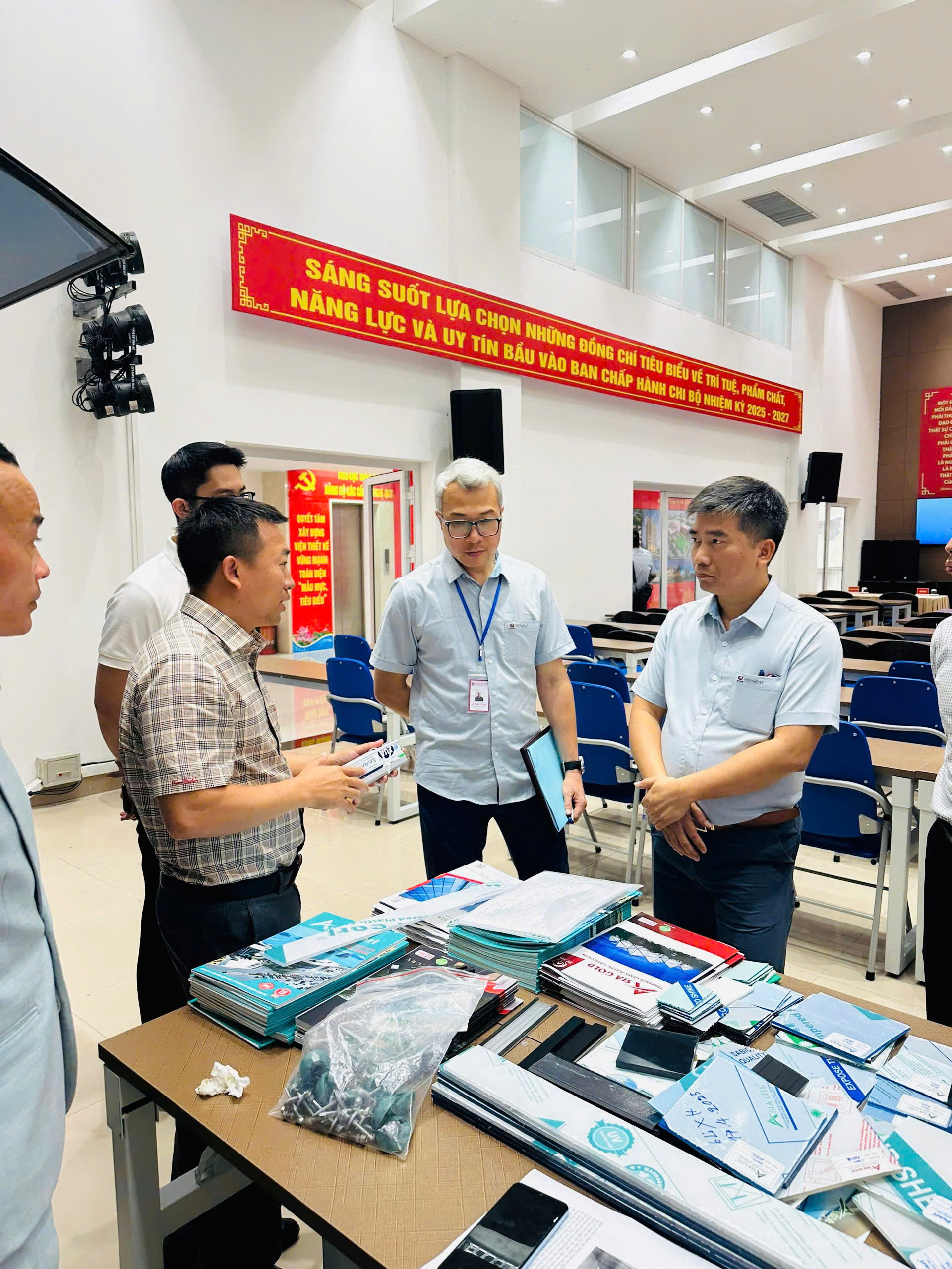 Chương trình Chào mừng ngày kiến trúc Việt Nam 27/4 và kỷ niệm 50 năm ngày giải phóng miền Nam z6545261565323 5190fb7e467e5b7169f1dd2bc2f453d8