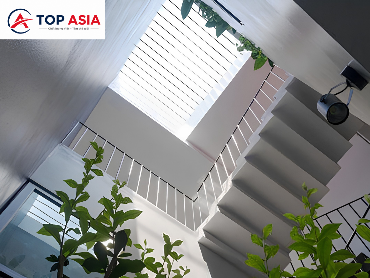Giếng trời lấy sáng là gì? Những lưu ý khi chọn vật liệu và thi công giếng trời hiệu quả gieng-troi-lay-sang-topasia