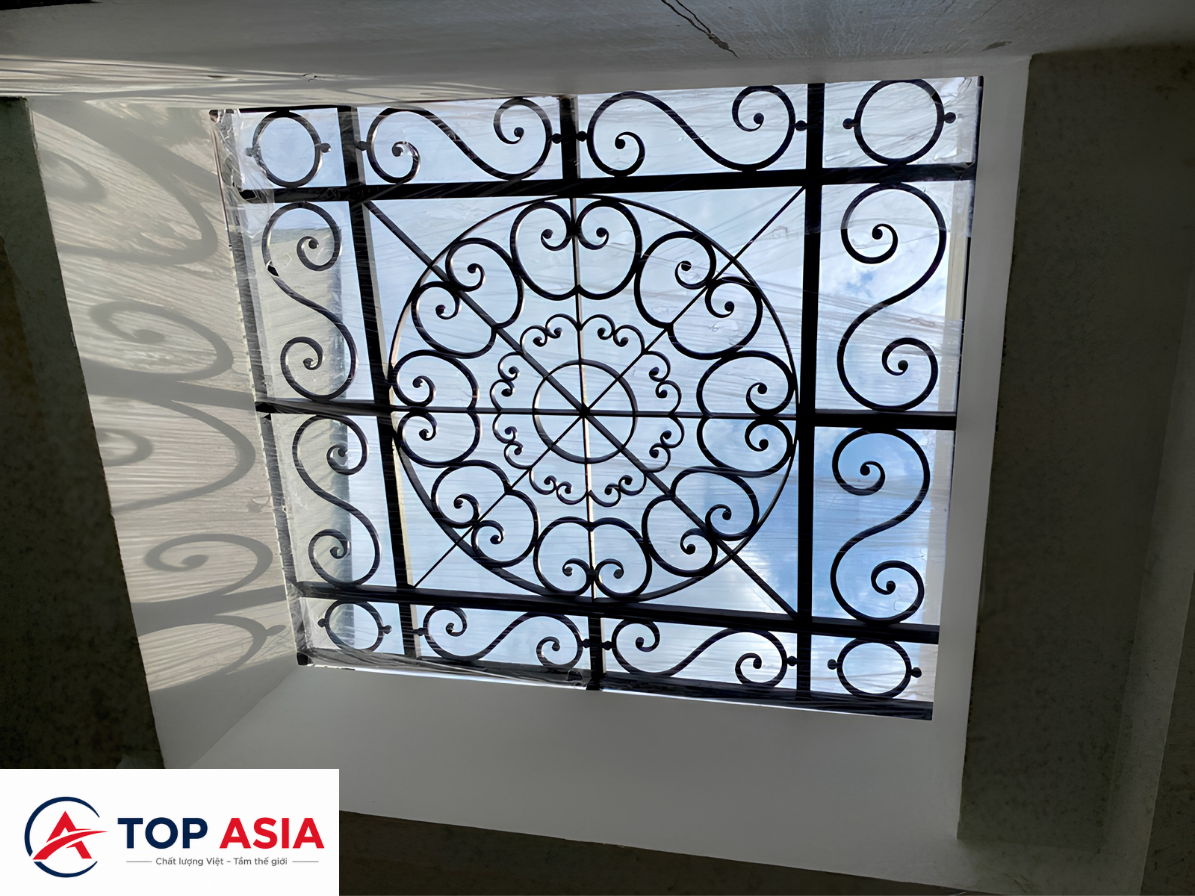 Giếng trời lấy sáng là gì? Những lưu ý khi chọn vật liệu và thi công giếng trời hiệu quả da-dang-ung-dung-tam-nhua-polyTopAsia