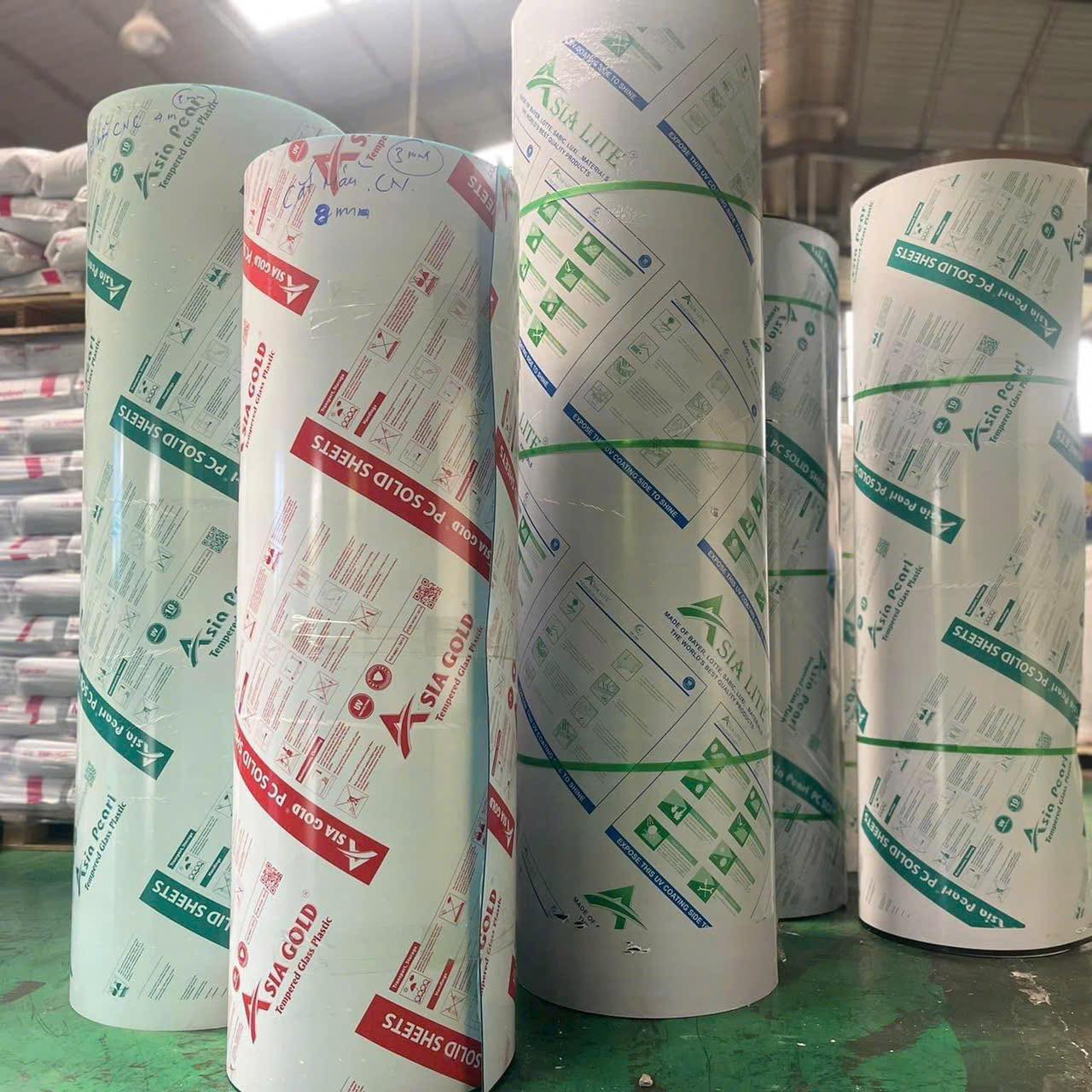 Tấm Polycarbonate Đặc Ruột 5mm: Thông Số, Báo Giá và Ứng Dụng